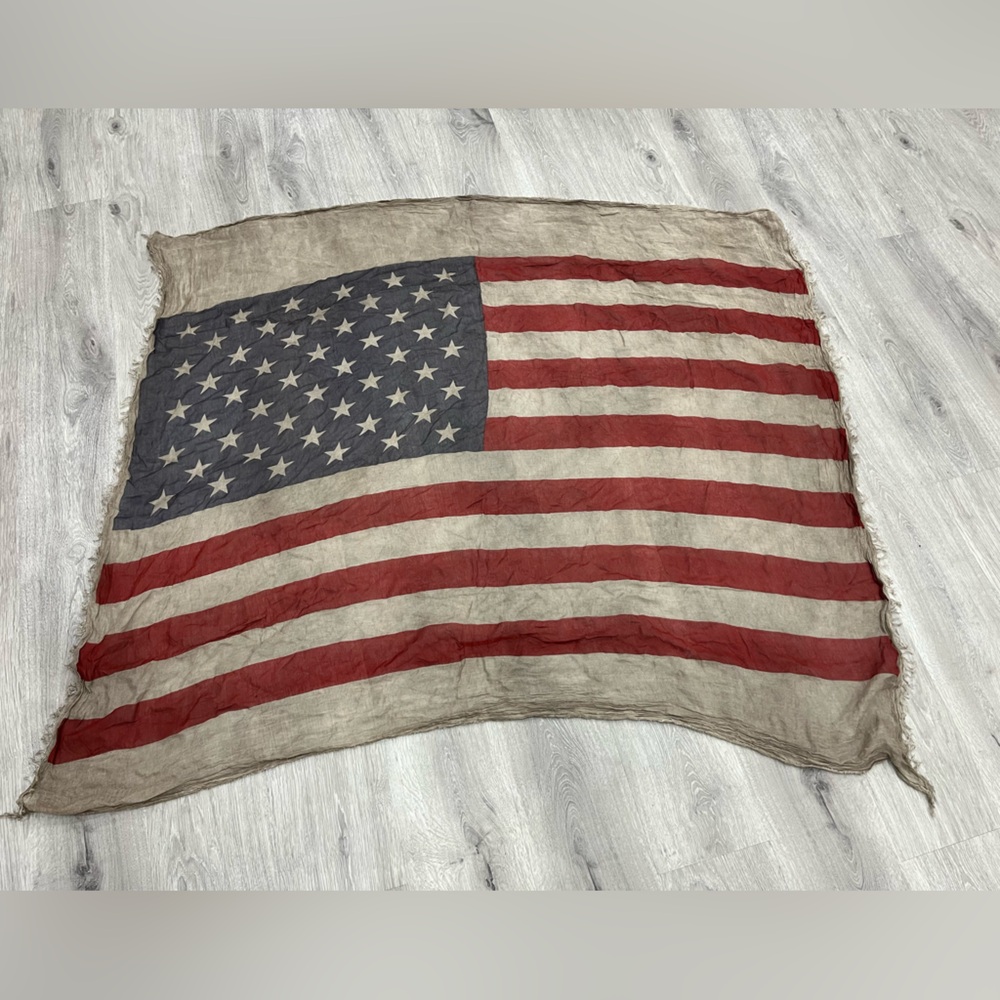 John Varvatos American Flag scarf. - Picture 6 of 11